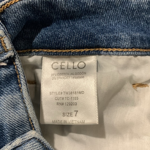 CELLO Flare High Waisted Jeans - Picture 5 of 10